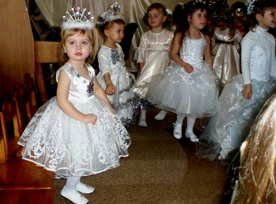 Покупка новогоднего платья для девочки